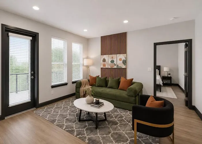 Modern 2br With Gym, Pool And Parking Fort Worth