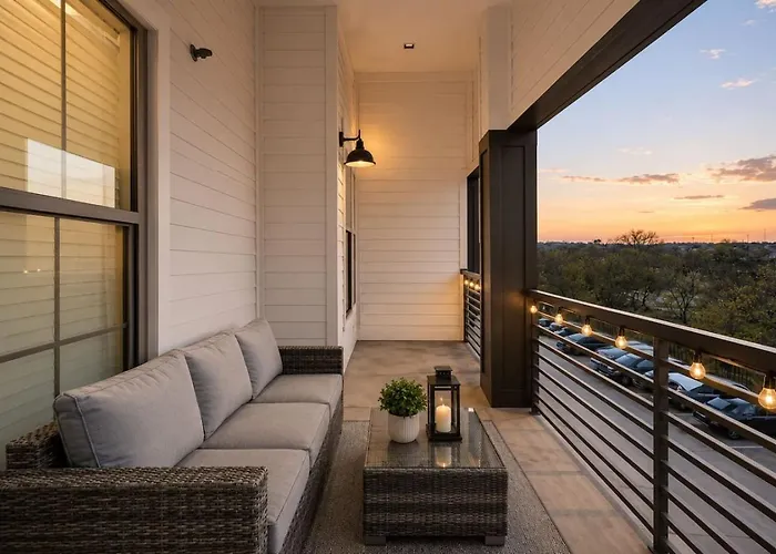 Apartment Modern 2br With Gym, Pool And Parking Fort Worth