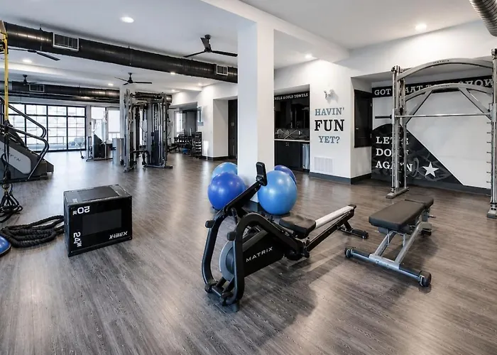 Modern 2br With Gym, Pool And Parking *